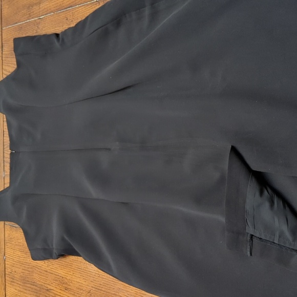 Elegant Black Floral Embroidered Dress - Picture 9 of 10